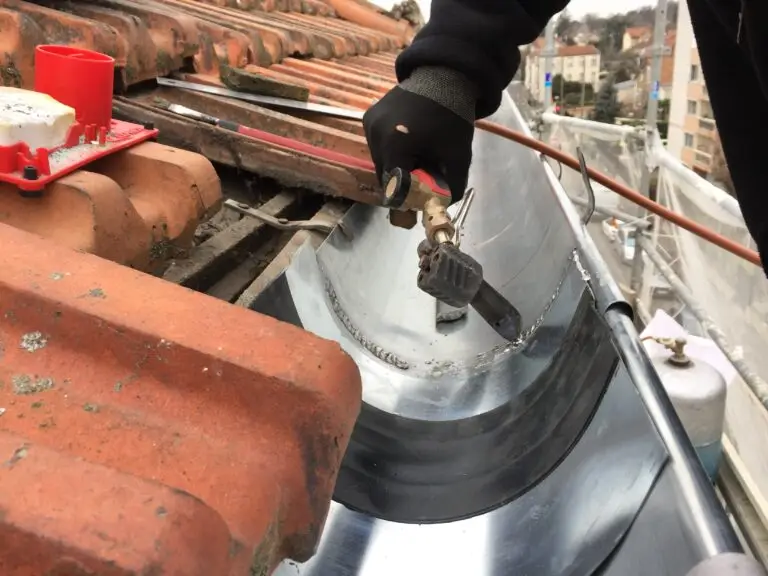 Zinguerie Serris | Pose de gouttière en zinc